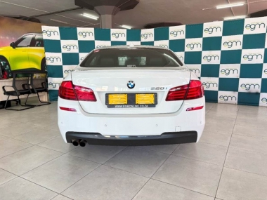 15453BMW520i016-th.jpg