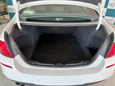 15453BMW520i018-th.jpg