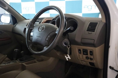 16595ToyotaFortuner009-th.jpg