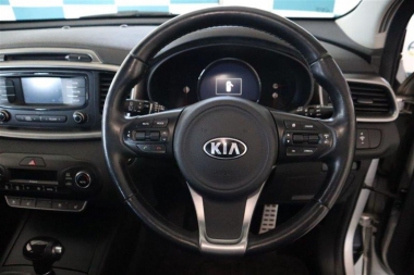 16880KiaSorento013-th.jpg