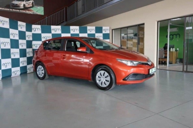 16909ToyotaAuris001-1-th.jpg