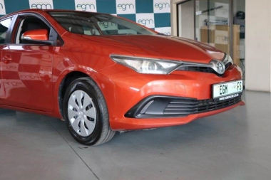 16909ToyotaAuris003-th.jpg