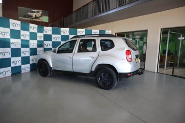 16921RenaultDuster015-th.jpg