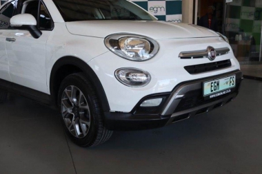 17011Fiat500X003-th.jpg