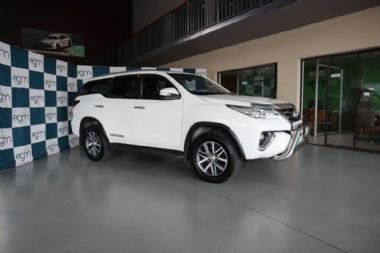 2017 Toyota Fortuner IV 2.8 GD-6 Raised Body Auto - ABS, AIRCON, ELECTRIC WINDOWS, LEATHER SEATS, REVERSE CAMERA, TOWBAR, XENON LIGHTS, AIRBAGS, ALARM, CRUISE CONTROL, FULL-SERVICE RECORD, RADIO, BLUETOOTH, USB, AUX, CD. Finance available, trade-ins welcome, Rental, T&C'S apply!!!