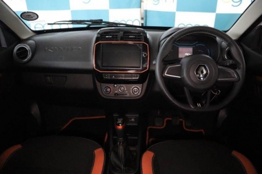 17101RenaultKwid008-th.jpg