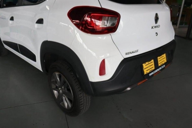 17101RenaultKwid018-th.jpg