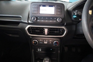 17110FordEcoSport011-th.jpg