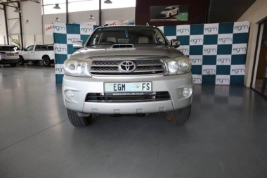 17118ToyotaFortuner002-th.jpg