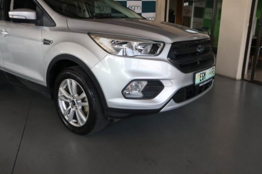 17125FordKuga003-th.jpg