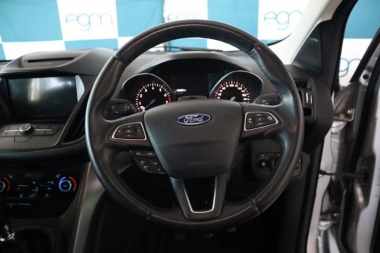 17125FordKuga010-th.jpg