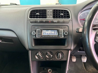 17234VWPolo1.2011-th.jpg