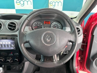 17254RenaultDuster010-th.jpg
