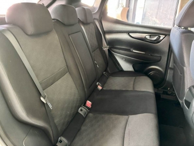 17262NissanQashqai007-th.jpg