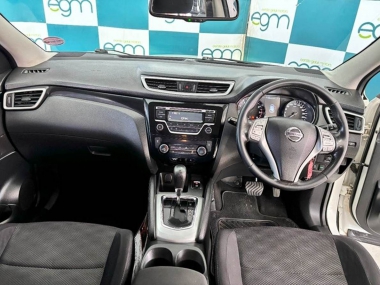 17262NissanQashqai008-th.jpg