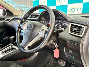 17262NissanQashqai009-th.jpg