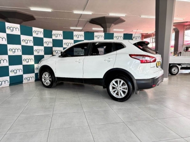 17262NissanQashqai018-th.jpg