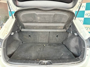17262NissanQashqai021-th.jpg