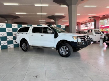 2015 Ford Ranger V 3.2 TDCi XLT Double Cab 4X4 Auto - ABS, AIRCON, CLIMATE CONTROL, ELECTRIC WINDOWS, LEATHER SEATS, PARK DISTANCE CONTROL, REVERSE CAMERA, TOWBAR, AIRBAGS, ALARM, CRUISE CONTROL, FULL-SERVICE RECORD, RADIO, BLUETOOTH, USB, AUX, CD, CANOPY, SPARE KEYS. Finance available, trade-ins welcome, T&C'S apply!!!
