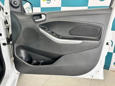 17308FordFigo005-th.jpg