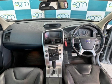 17328VolvoXC60009-th.jpg