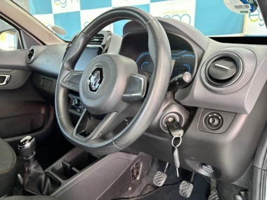 17409RenaultKwidExpression009-th.jpg