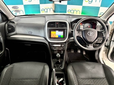17412ToyotaUrbanCruiser008-th.jpg