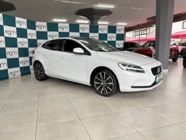 2018 Volvo V40 D3 Momentum Geartronic - ABS,AIRCON,ELECTRIC WINDOWS,LEATHER SEATS,PARK DISTANCE CONTROL,SUNROOF,AIRBAGS,ALARM,CRUISE CONTROL,FULL-SERVICE RECORDRADIO,BLUETOOTH,USB,CD,HEATED SEATS,SPARE KEYS. Finance available, Trade-ins welcome, Delivery country wide, T&C'S apply!!!