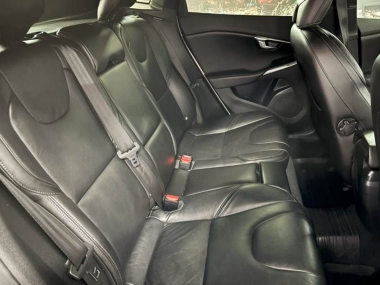 17419VolvoMomentumGeartonic007-th.jpg