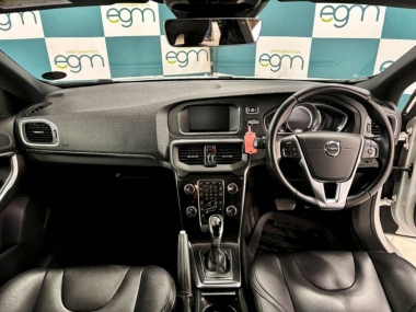 17419VolvoMomentumGeartonic009-th.jpg