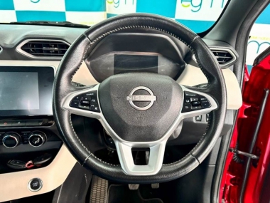 17424NissanMagnite010-th.jpg