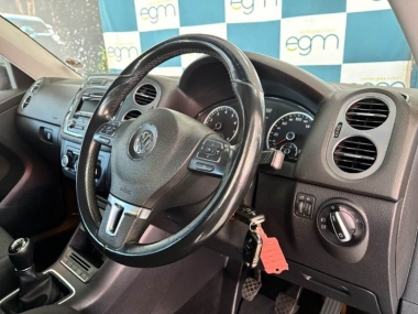 17425VWTiguanBlueMotion009-th.jpg