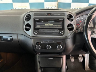 17425VWTiguanBlueMotion011-th.jpg