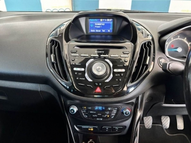 17430FordBMaxEcoboost012-th.jpg