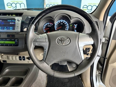 17442ToyotaFortuner010-th.jpg