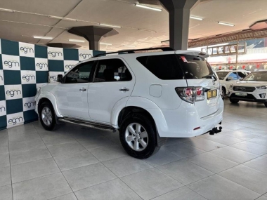 17442ToyotaFortuner015-th.jpg
