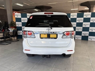 17442ToyotaFortuner016-th.jpg