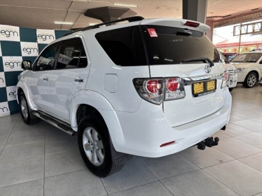 17442ToyotaFortuner017-th.jpg