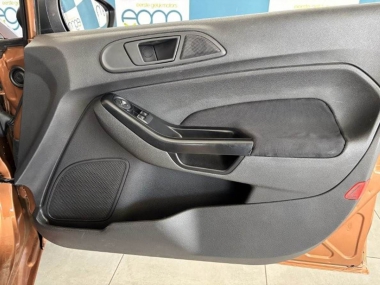 17453FordFiestaAmbiente004-th.jpg