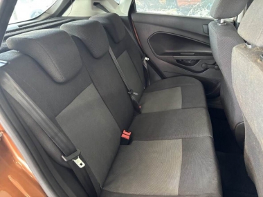 17453FordFiestaAmbiente006-th.jpg