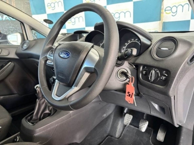 17453FordFiestaAmbiente008-th.jpg