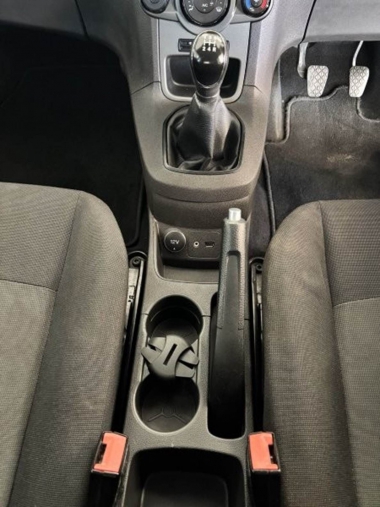17453FordFiestaAmbiente011-th.jpg
