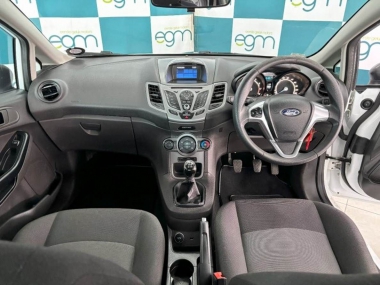 17459FordFiestaAmbient008-th.jpg
