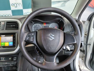 17461SuzukiVitaraBrezza016-th.jpg