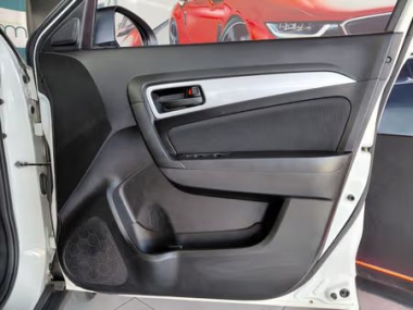 17461SuzukiVitaraBrezza017-th.jpg