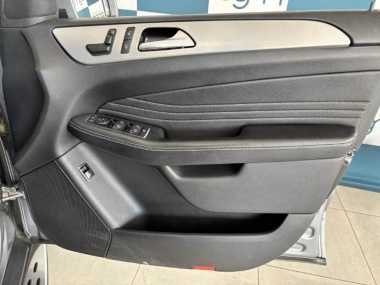 17467MercedesBenzBlueTEC005-th.jpg