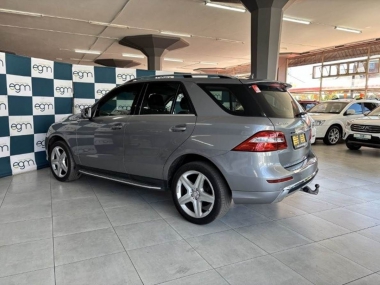 17467MercedesBenzBlueTEC018-th.jpg