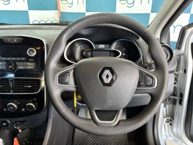 17468RenaultClioAuthentique010-th.jpg
