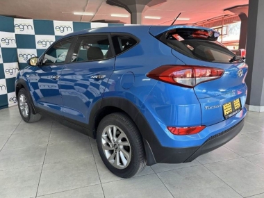 17470HyundaiTucson015-th.jpg