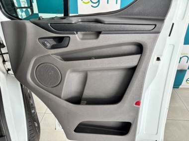 17486FordTourneo005-th.jpg